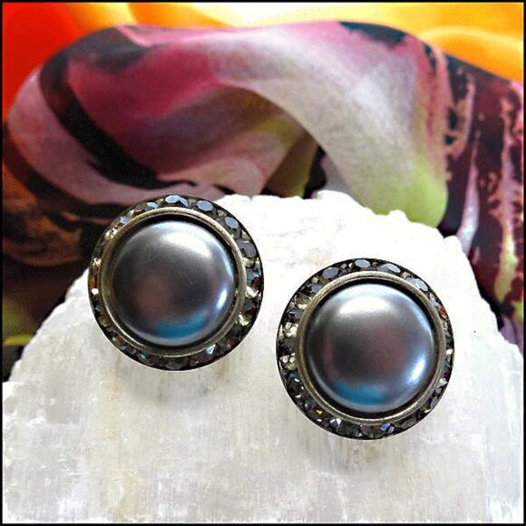 1950s Coro Grey Pearl Rhinestone Button Vintage Clip Earrings - Picture 1 of 6